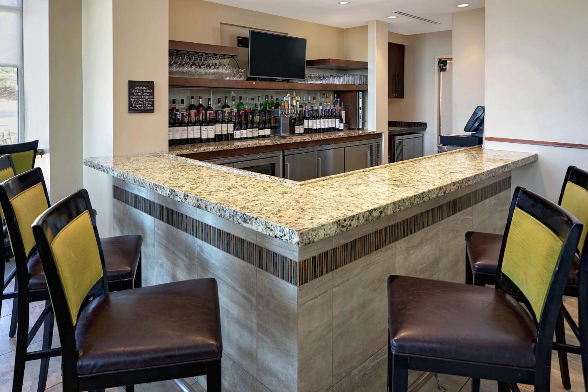 Hilton Garden Inn Hartford North-Bradley International Airport Windsor Exterior foto